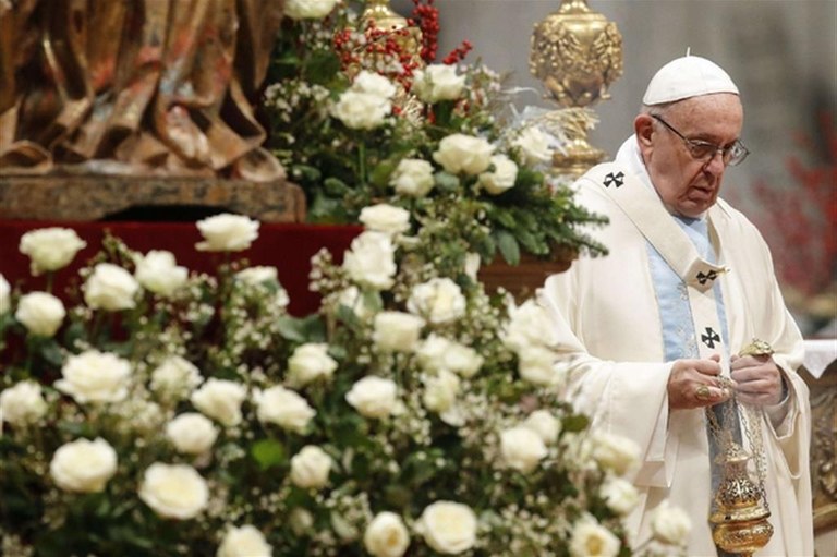 Maria Madre di Dio. Papa Francesco: abbiamo tutti bisogno di un cuore di madre