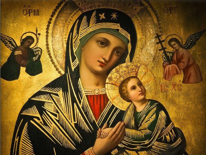 Maria, "tessitrice" della divinità