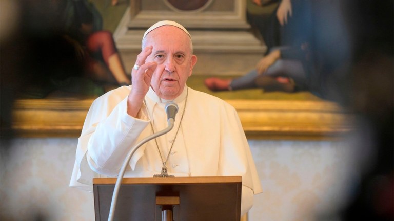 Messe con il popolo. Il Papa: custodiamo la salute di ognuno