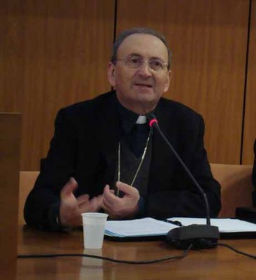 Mons. Cacucci al Poliba 5aprile2011.jpg