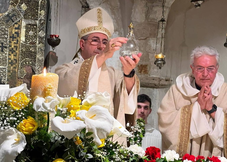 «Oggi la città di Bari si stringe intorno al suo patrono, San Nicola, come a un fuoco vivo che continua ad ardere nel tempo»