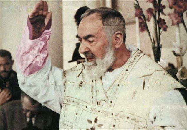 Padre Pio, cent'anni fa le stimmate: oggi la commemorazione