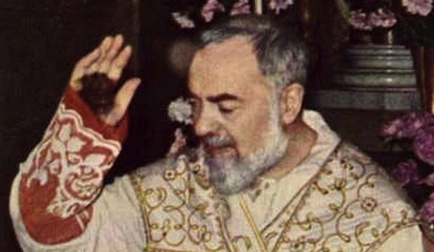 Padre Pio: dal confessionale all’Eucaristia, una storia d’amore