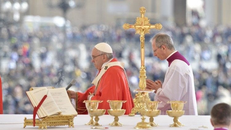 Piazza San Pietro - Celebrazione della Domenica delle Palme e della Passione del Signore