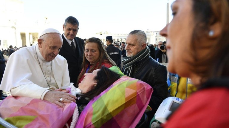 Papa: compito della legge è portare l'uomo ad aprire il cuore a Dio