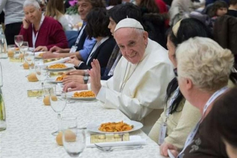 Papa Francesco alle Caritas diocesane: sempre più vicini agli ultimi