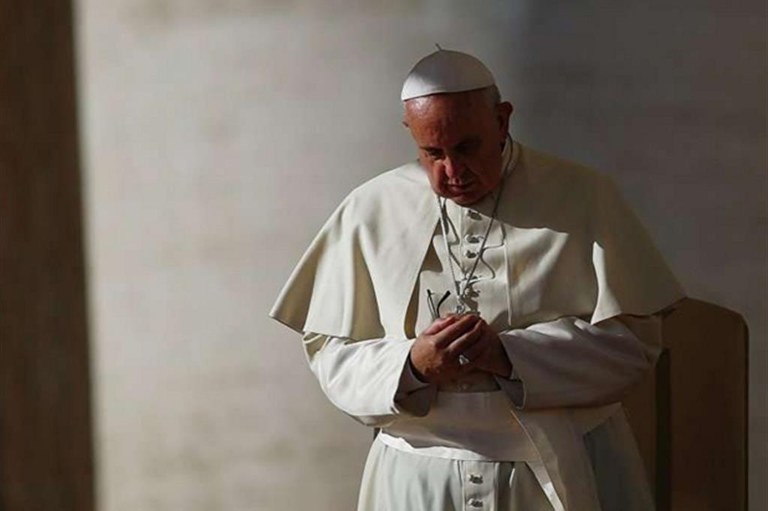 Papa. Francesco: pregare è lasciarsi meravigliare da Dio, non ripetere a pappagallo