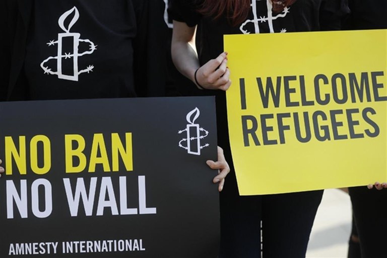 Una manifestazione di Amnesty International (Ansa)