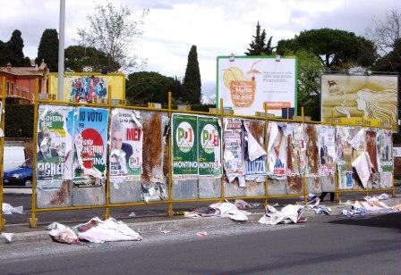 resti manifesti elettorali in municipio 18 Roma.jpg