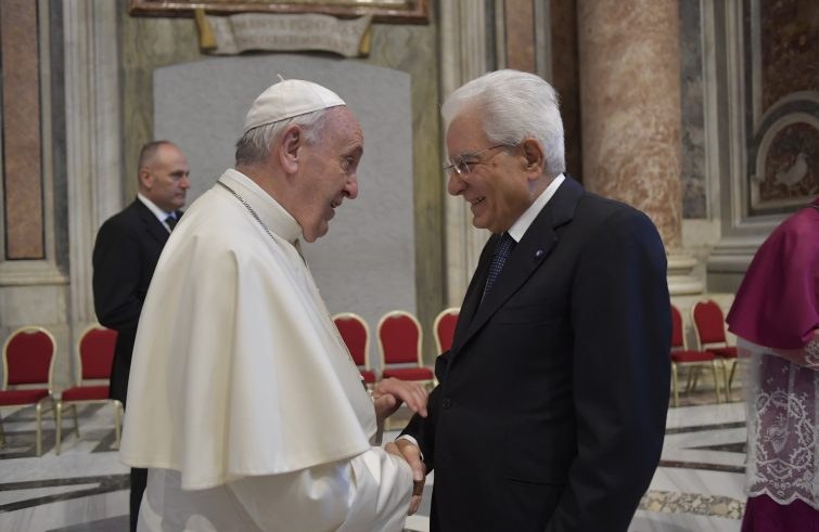 saluto-mattarella-2-755x491.jpg