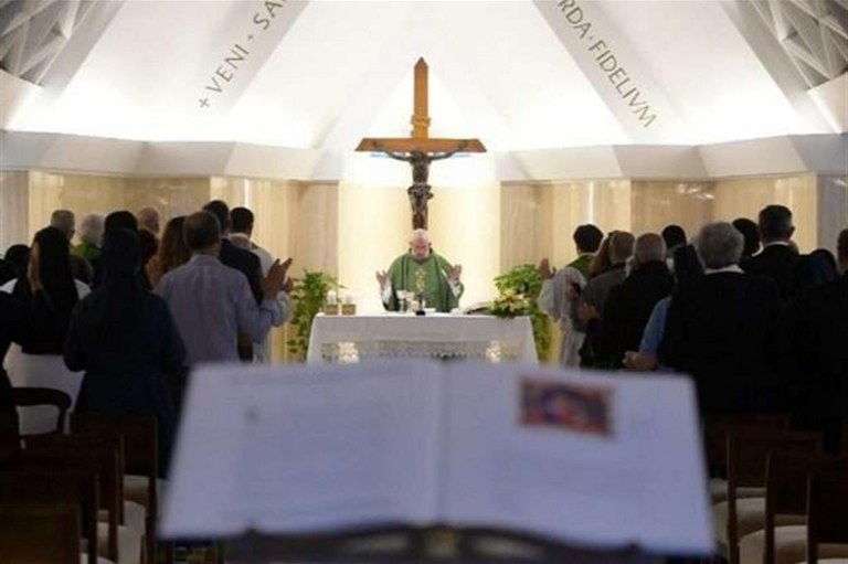 Papa Francesco : sfruttare le donne è peccato contro Dio