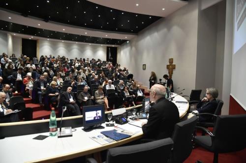 Un momento del convegno. Al tavolo Galantino e Ricci Sindoni (Siciliani)