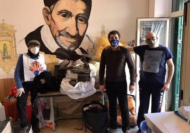Servire i poveri condividendo beni e speranza: i volontari della San Vincenzo