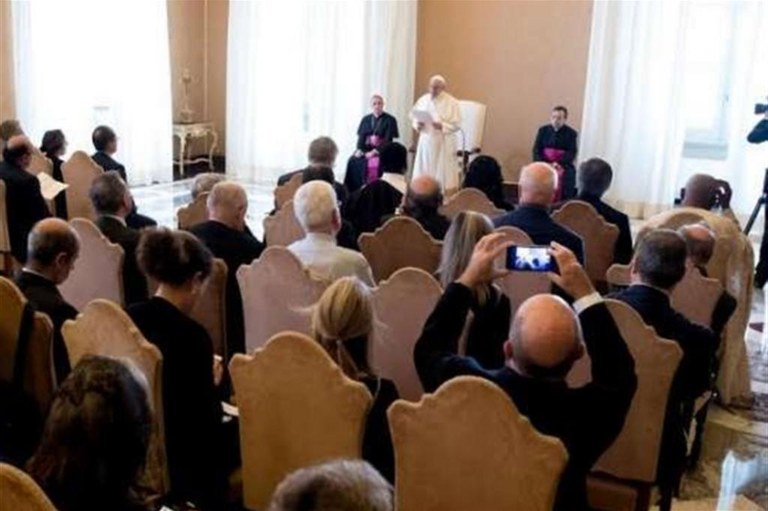Il Papa ha ricevuto in udienza i magistrati della Direzione nazionale antimafia e antiterrorismo (Osservatore Romano)