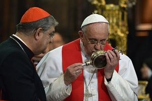 wpid-il-papa-a-napoli-si-scioglie-il-sangue-di-san-gennaro-0_1528262.jpg