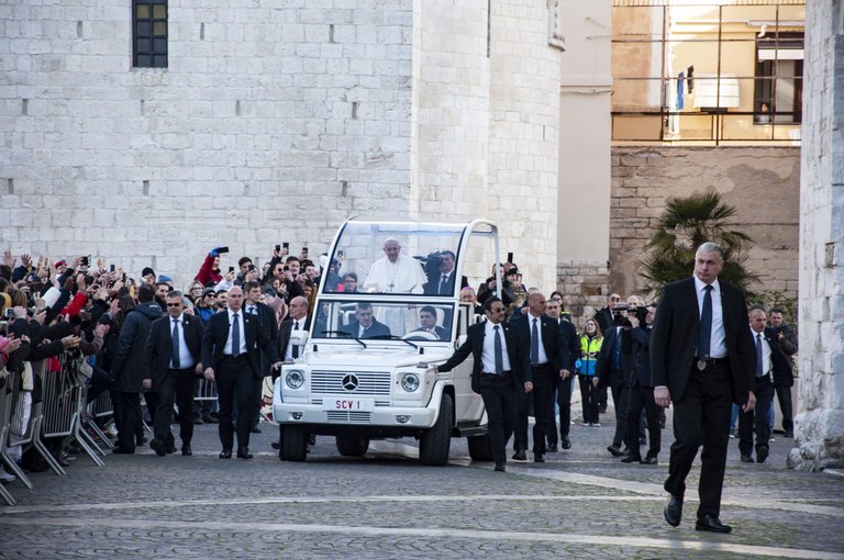 20200223 Bari Papa Francesco 09 (Copia di NXPowerLite).jpg