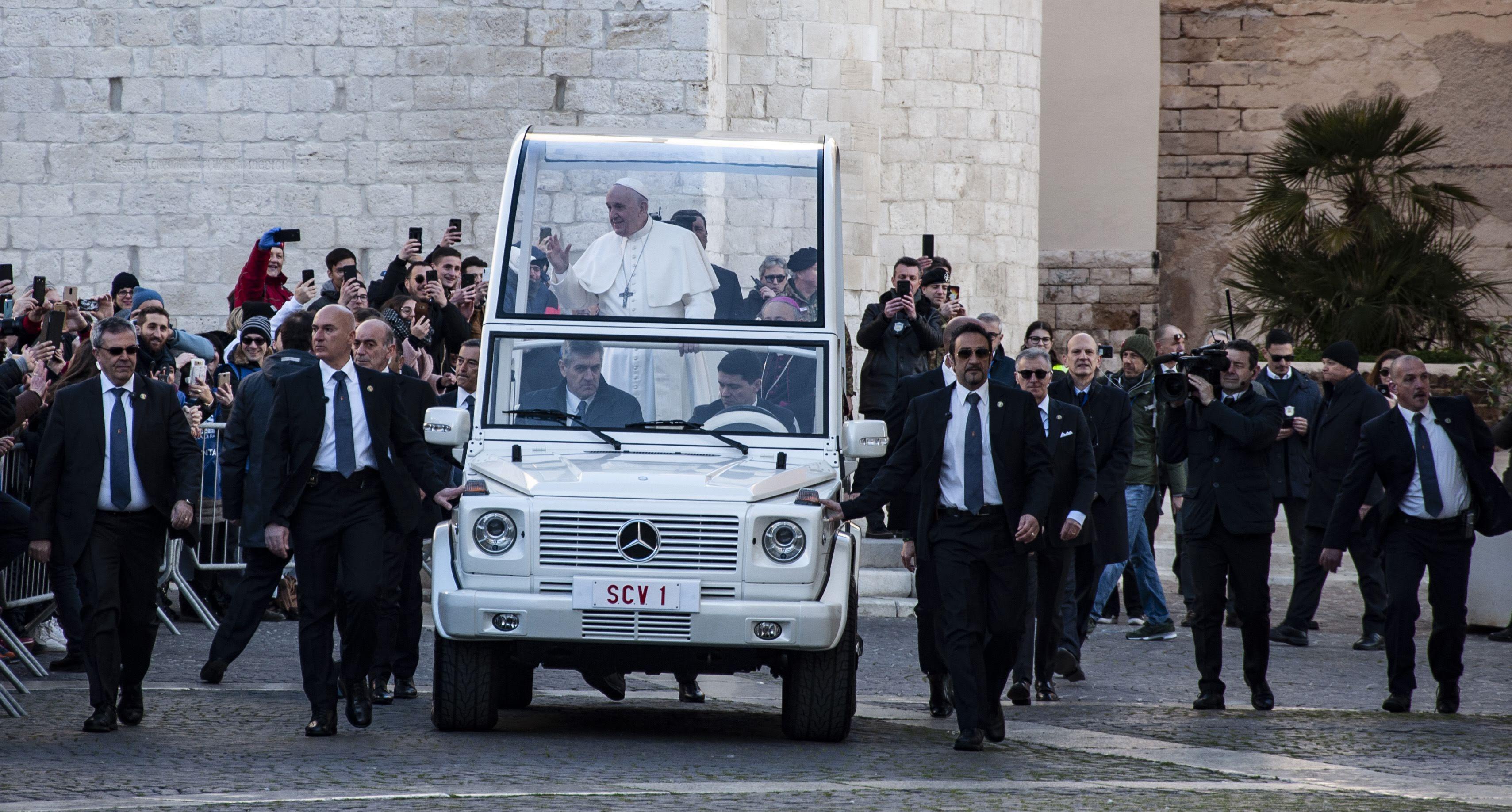 20200223 Bari Papa Francesco 10 (Copia di NXPowerLite).jpg