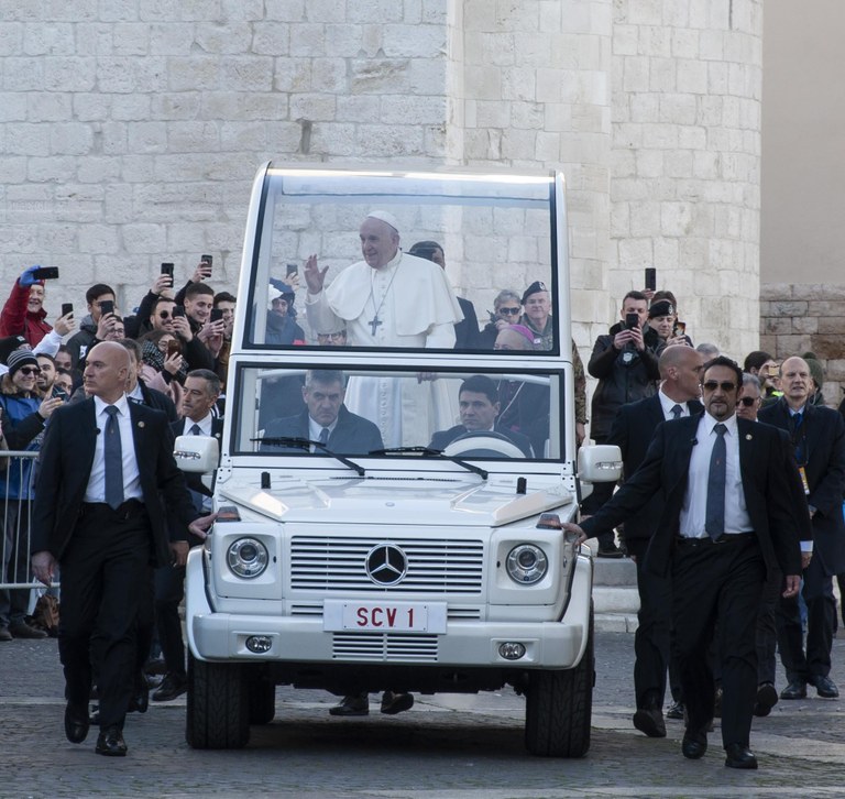 20200223 Bari Papa Francesco 12 (Copia di NXPowerLite).jpg